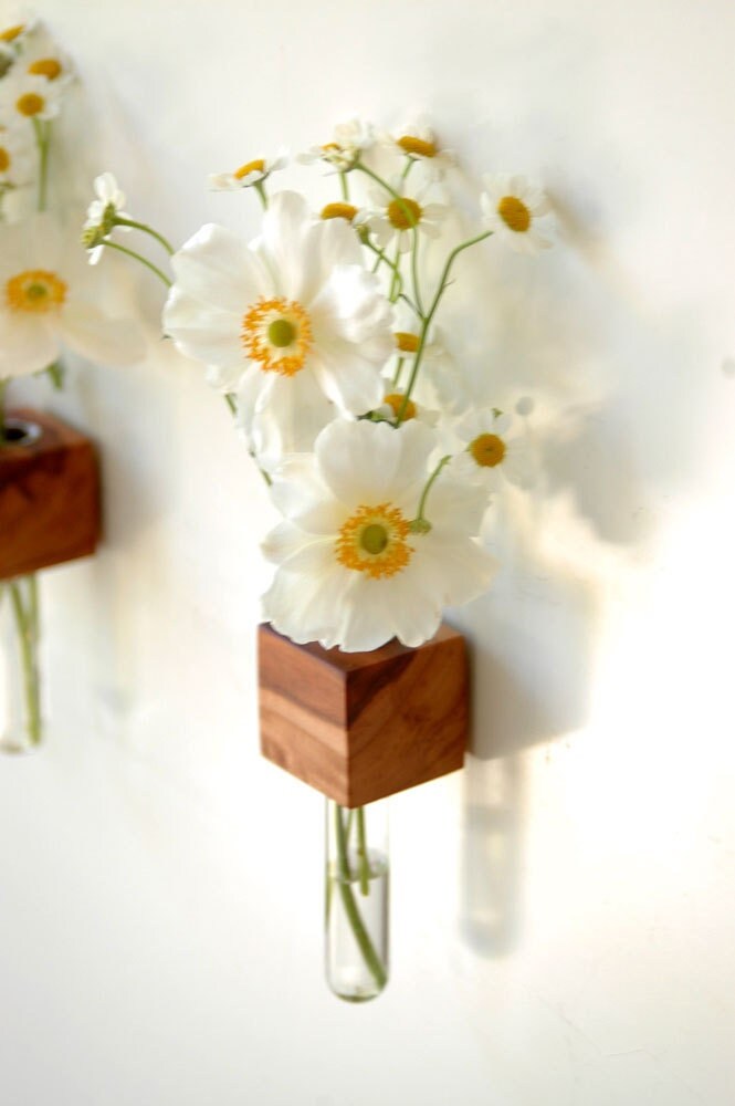 moderner Kühlschrankmagnet für Blumen, Magnet, nachhaltige Holz Vase, kleines Wichtelgeschenk,