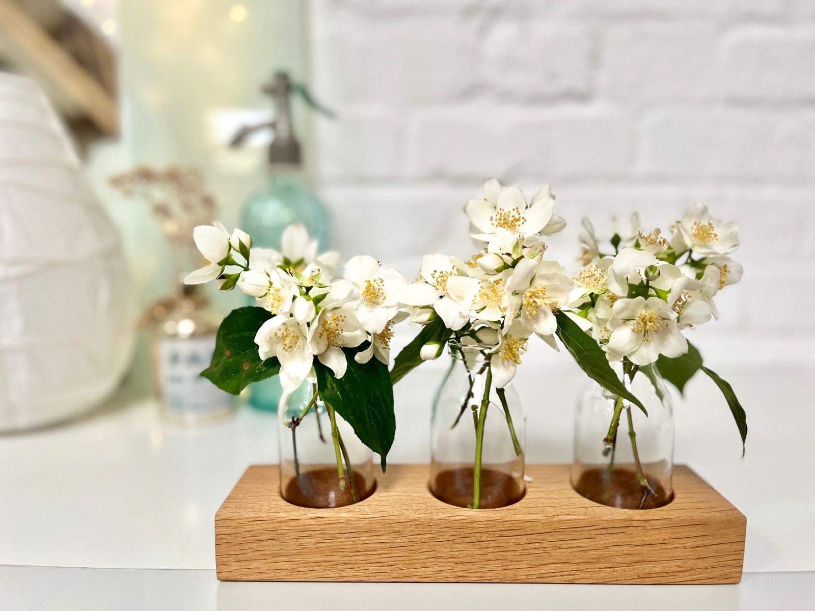 Vase aus Holz, natürliches Blumenarrangement, Dekoration Esstisch, Blumenvase aus nachhaltigem