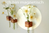 moderner Kühlschrankmagnet für Blumen, Magnet, nachhaltige Holz Vase, kleines Wichtelgeschenk,