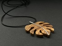 Kette mit Monstera Blatt aus Holz und 925 er Silber, plant lover, Holzkette, Anhänger aus