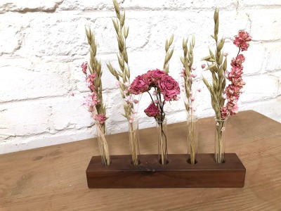 kleine Vase für Trockenblumen, Holzleiste für Gräser, Tischdeko Hochzeit, Blumenvase zum