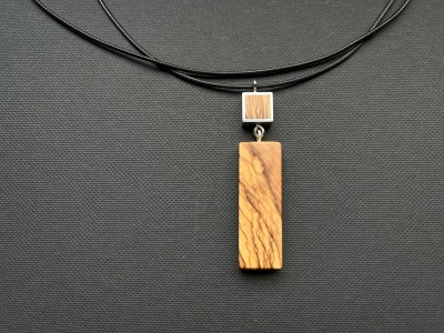 Kette mt Anhänger aus Holz und Aluminium, Holzkette, Silberkette, Tropfen, Träne, Silberholz