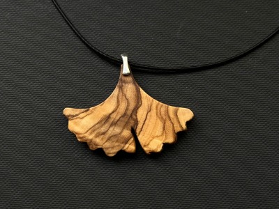 Kette mt Anhänger aus Holz und 925 er Silber, Holzschmuck, Holzkette, Silberkette, Ginkoblatt, Silb