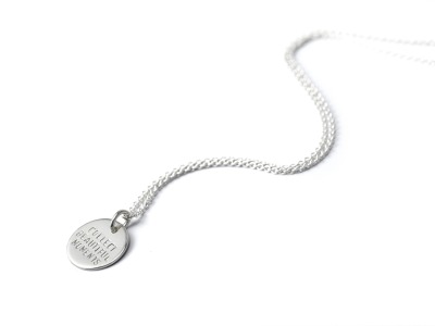 Mottokette CLASSIC - Individualisierte Halskette mit handgestempeltem Namen Spitznamen Geburtsdatum Geburtsgewicht oder Wunschtext 925er Silber