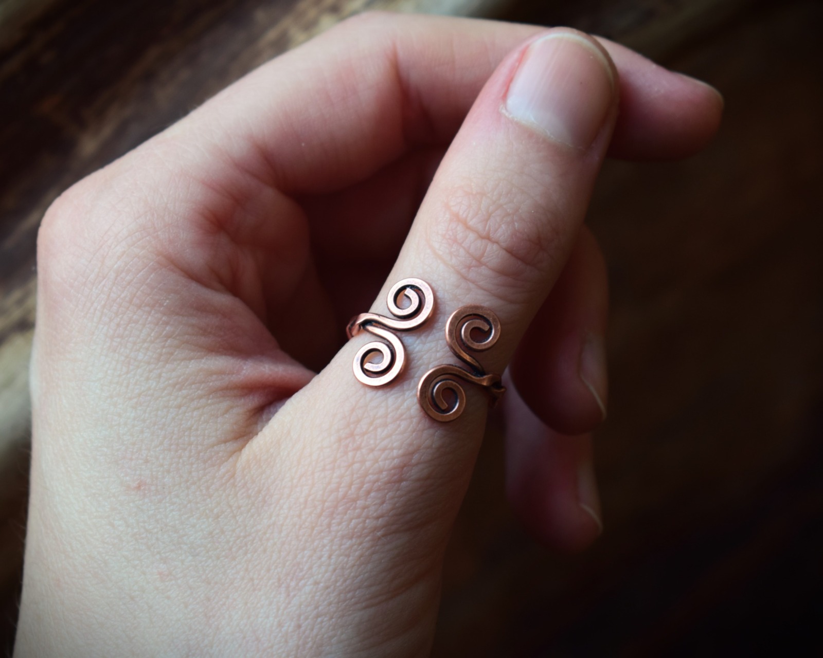 keltischer Fingerring aus Kupfer mit Spiralen für Ringgröße 60 2