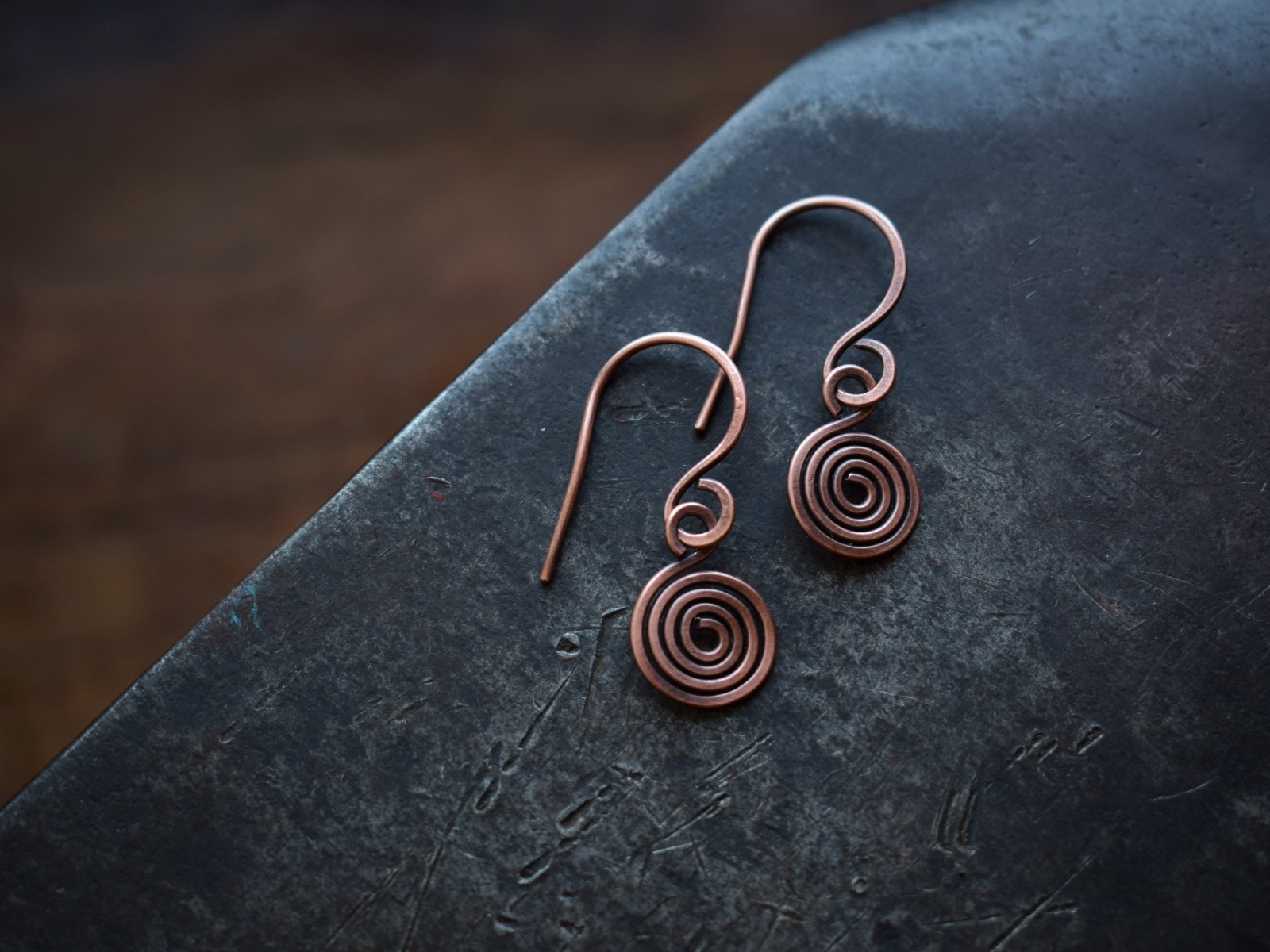 keltische Spiral Ohrringe aus Kupfer, filigran