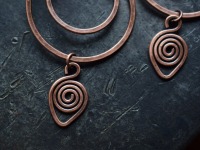 große runde Mond Ohrringe mit Spiralen aus Kupfer, keltischer Schmuck 8