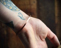 schmaler keltischer Armreif mit Spiralen aus Kupfer für Oberarm und Handgelenk 9
