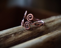 keltischer Fingerring aus Kupfer mit Spiralen für Ringgröße 60 4