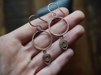 Keltische runde Ohrringe mit Spiralen aus gehämmertem Kupfer 10