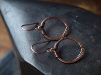 ovale Wikinger Ohrringe aus gehämmertem Kupfer 7