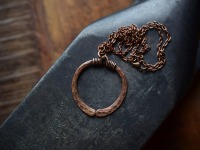 massive ovale Wikinger Halskette aus gehämmertem Kupfer 7