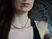 sichelförmige Wikinger Halskette aus gehämmertem Kupfer 2