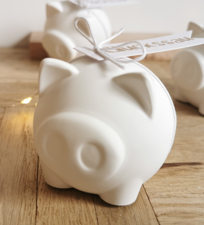 Glücksschwein - handgegossen aus Raysin weiß Geschenk zum Neujahr Tischdeko Silvester kleines Mitb