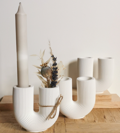 U förmige Vase aus Raysin Abstrakte Dekoration Kerzenhalter und Trockenblumen in einem Handarbeit