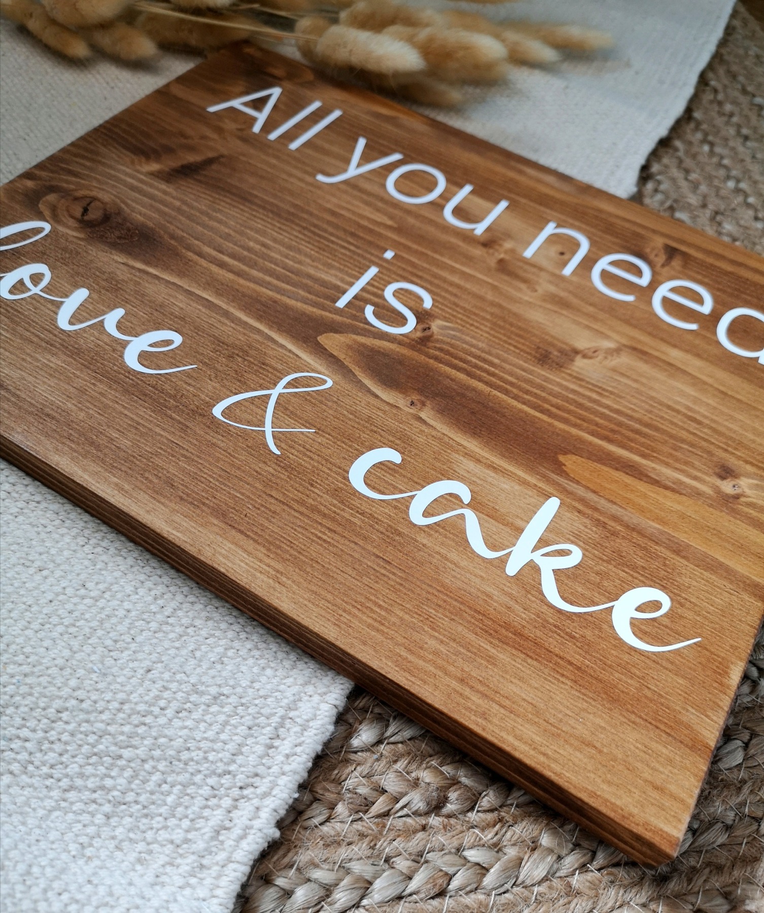Holzschild All you need is love &amp; cake 4