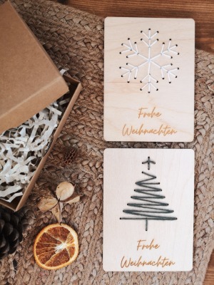 Holzkarte mit Stickerei als besonderes Weihnachtsgeschenk