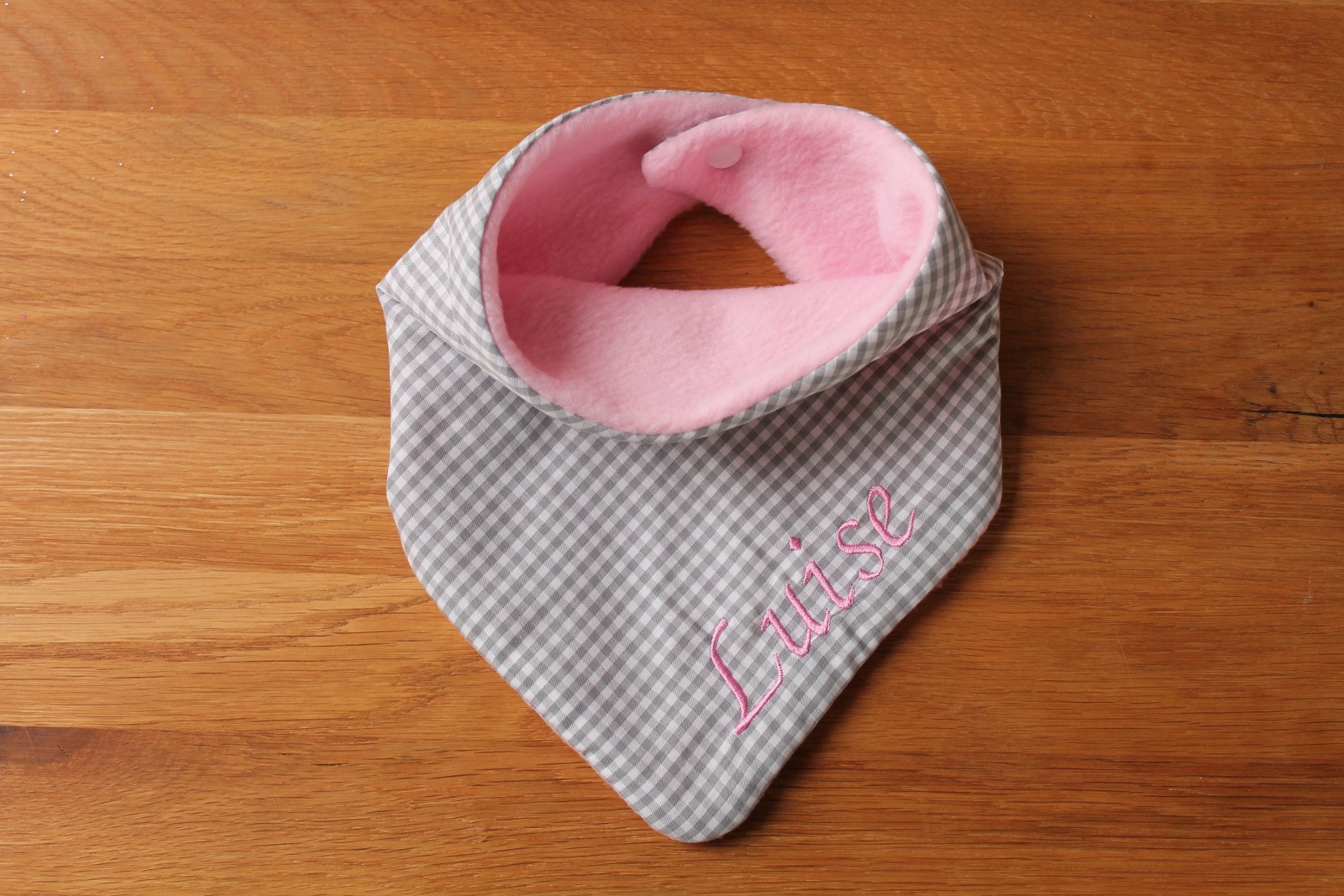 Halstuch für Kinder grau weiß kariert Fleece rosa mit Namen personalisiert / Kinderhalstuc h /