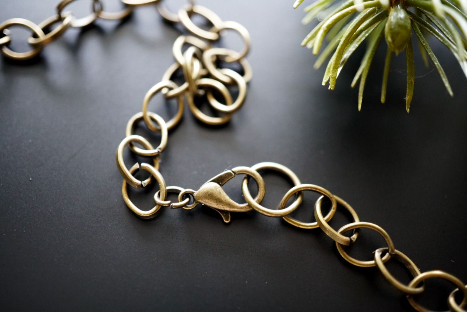 Wikinger Halskette mit Silberfolieglasperlen und Lunula-Anhänger aus Bronze 6