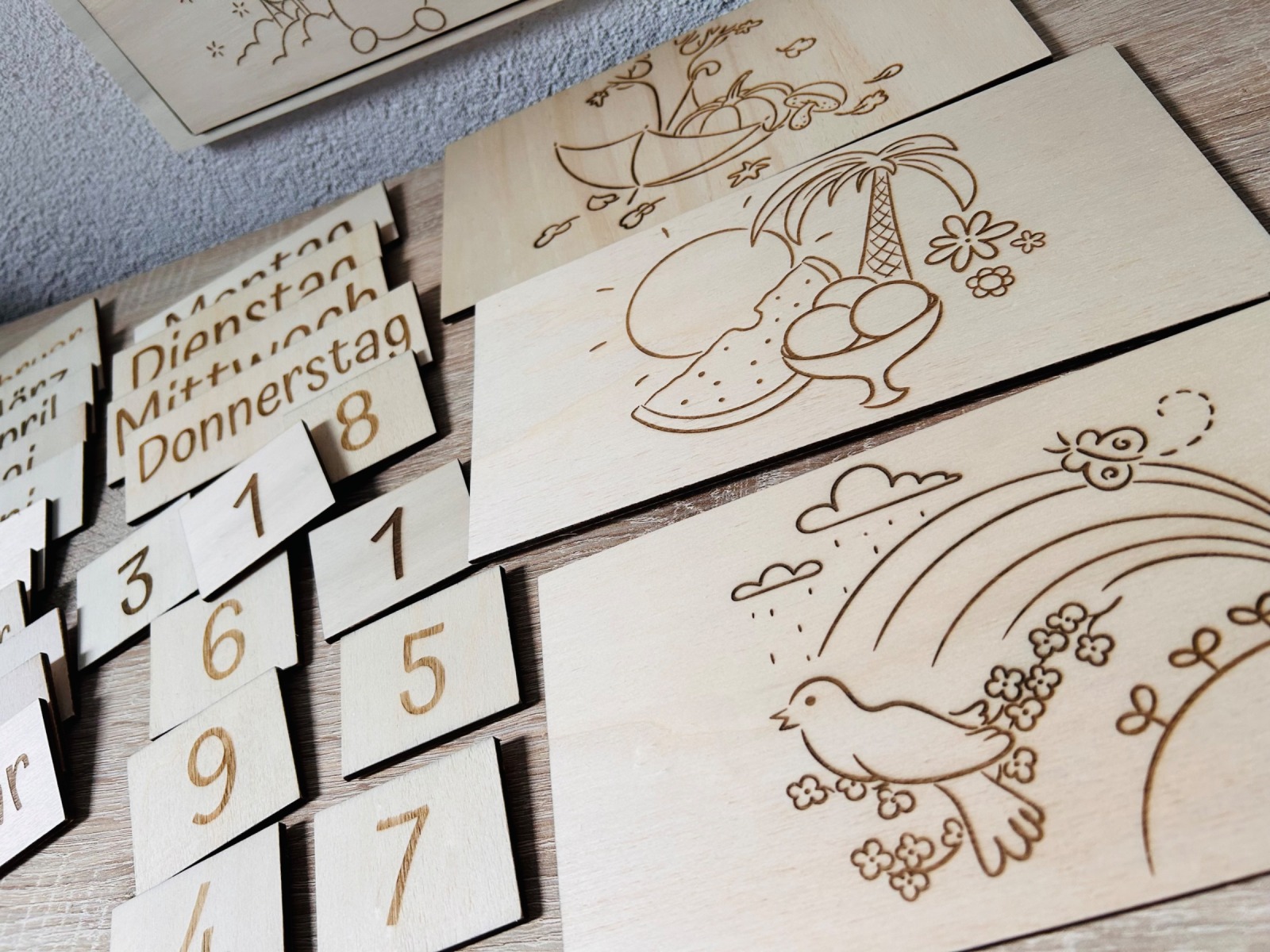 Dauerkalender Montessori aus Holz für Kinder Unendlichkeitskalender 4