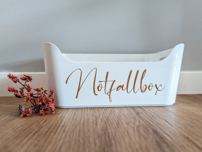Aufkleber Notfallbox Hochzeit - Mit selbstklebendem Schriftzug den Notfallkorb für die Hochzeit