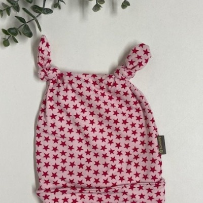 Baby Knötchen Mütze aus Jersey- Gr. 74/80- Rosa/ Rote Sterne - Ideal für den Frühling