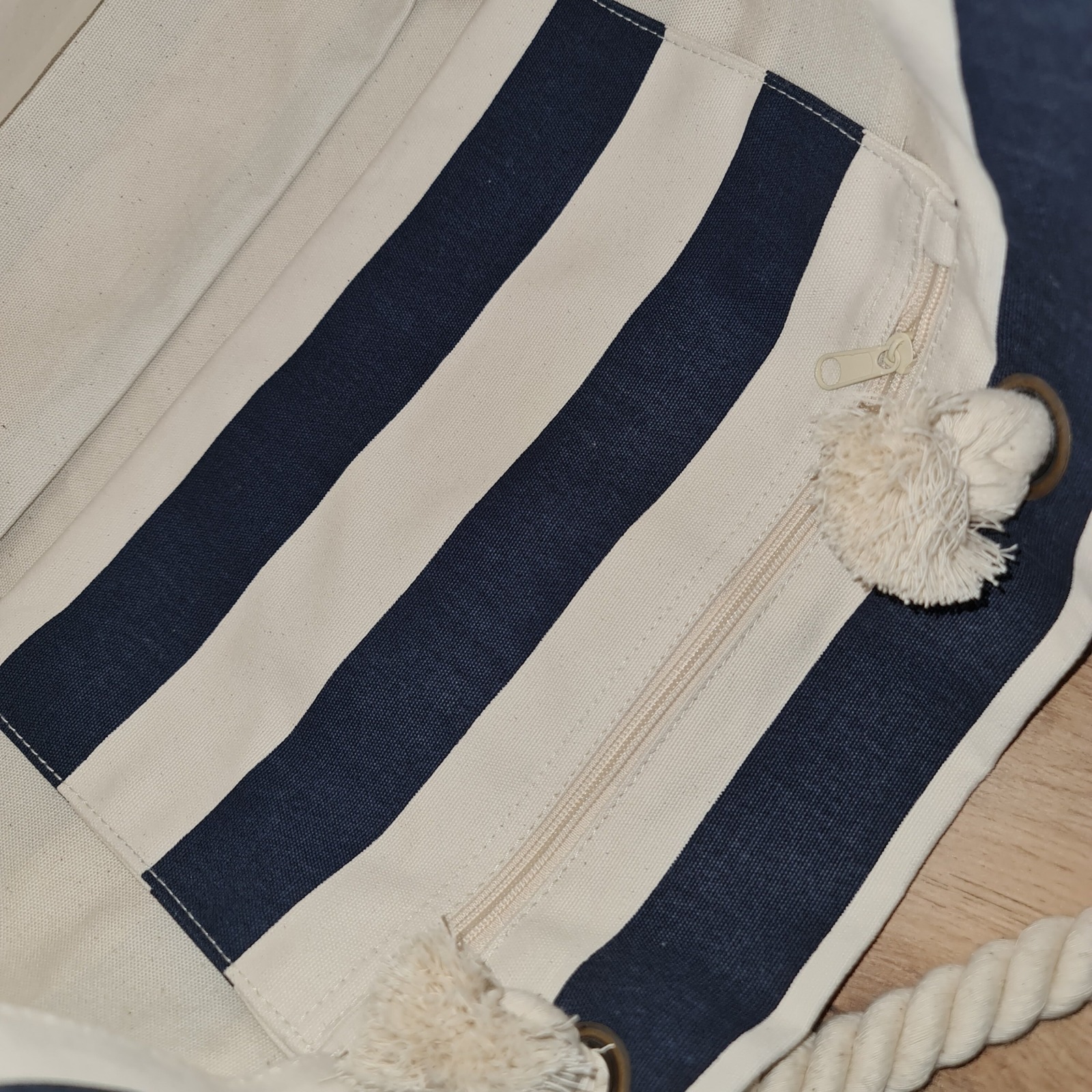 Maritime Strandtasche I Personalisierte Strandtasche | blau-weiß gestreifte Urlaubstasche mit