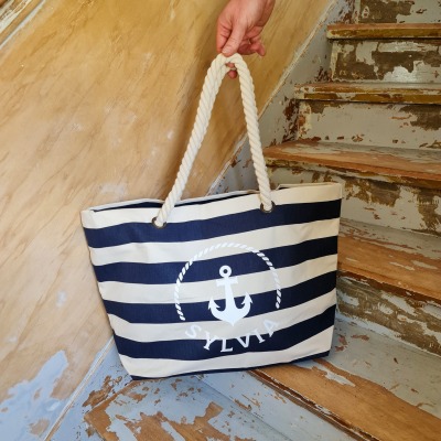 Maritime Strandtasche I Personalisierte Strandtasche | blau-weiß gestreifte Urlaubstasche mit