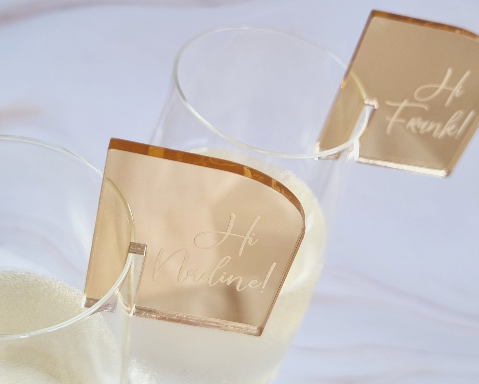 personalisierbare &amp; edle Glasmarkierer aus Spiegelacryl für Deine perfekte Hochzeitsfeier 13