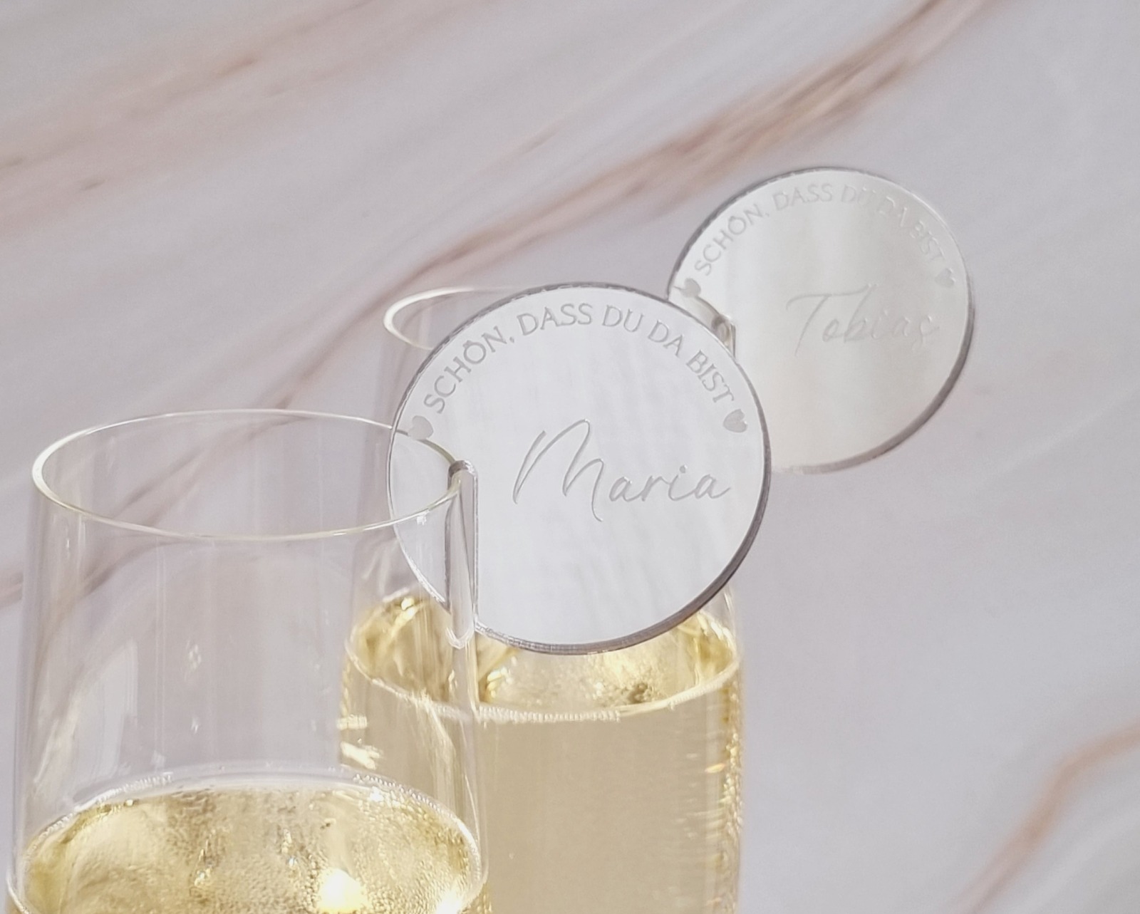 personalisierbare &amp; edle Glasmarkierer aus Spiegelacryl für Deine perfekte Hochzeitsfeier 8