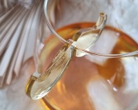 personalisierte Glasanhänger für Whiskeyglas | Rumglas aus Spiegelacryl 5