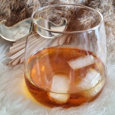 personalisierte Glasanhänger für Whiskeyglas | Rumglas aus Spiegelacryl - in Silber, Gold, Rosé