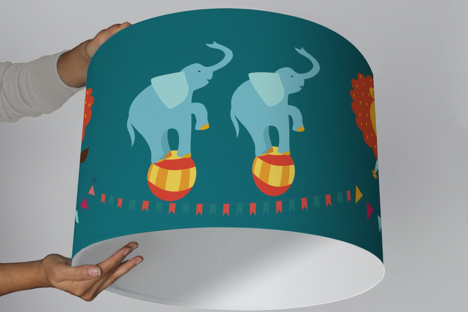 Lampenschirm Kinderlampe Zirkus Tiere Akrobaten Elefant Löwe, Bär Seiltänzer 3