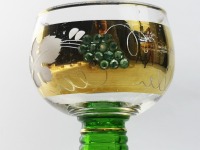 Vintage Römerglas mit grünen Strasssteinen 2