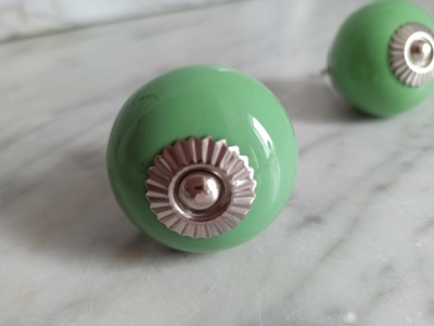 2 grüne Möbelknöpfe - Keramik-Knäufe