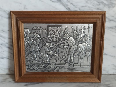 Der Maurer Reliefbild - Zinnbild zur Ehrung des Maurerhandwerks