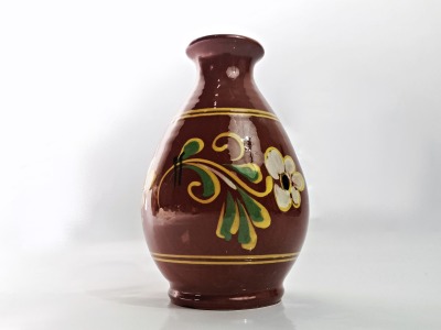 Vintage Keramikvase mit Bauernmalerei