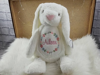 Kuscheltier mit Name I Stofftier personalisiert I Hase I weiß / grau - Geschenk zu Ostern, Taufe,