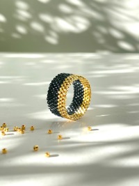 Glasperlen-Ring, Schwarz und Gold