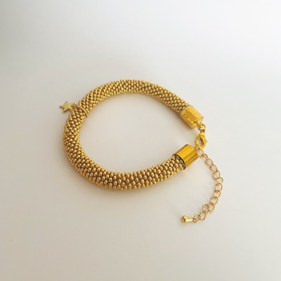 Gehäkeltes Glasperlen-Armband - handgefertigt, japanischen Miyuki Glasperlen vergoldet