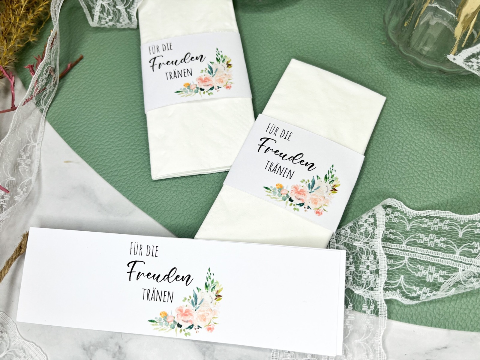 DIY Freudentränen Banderole für Taschentücher weiß im Blumen Stil 2