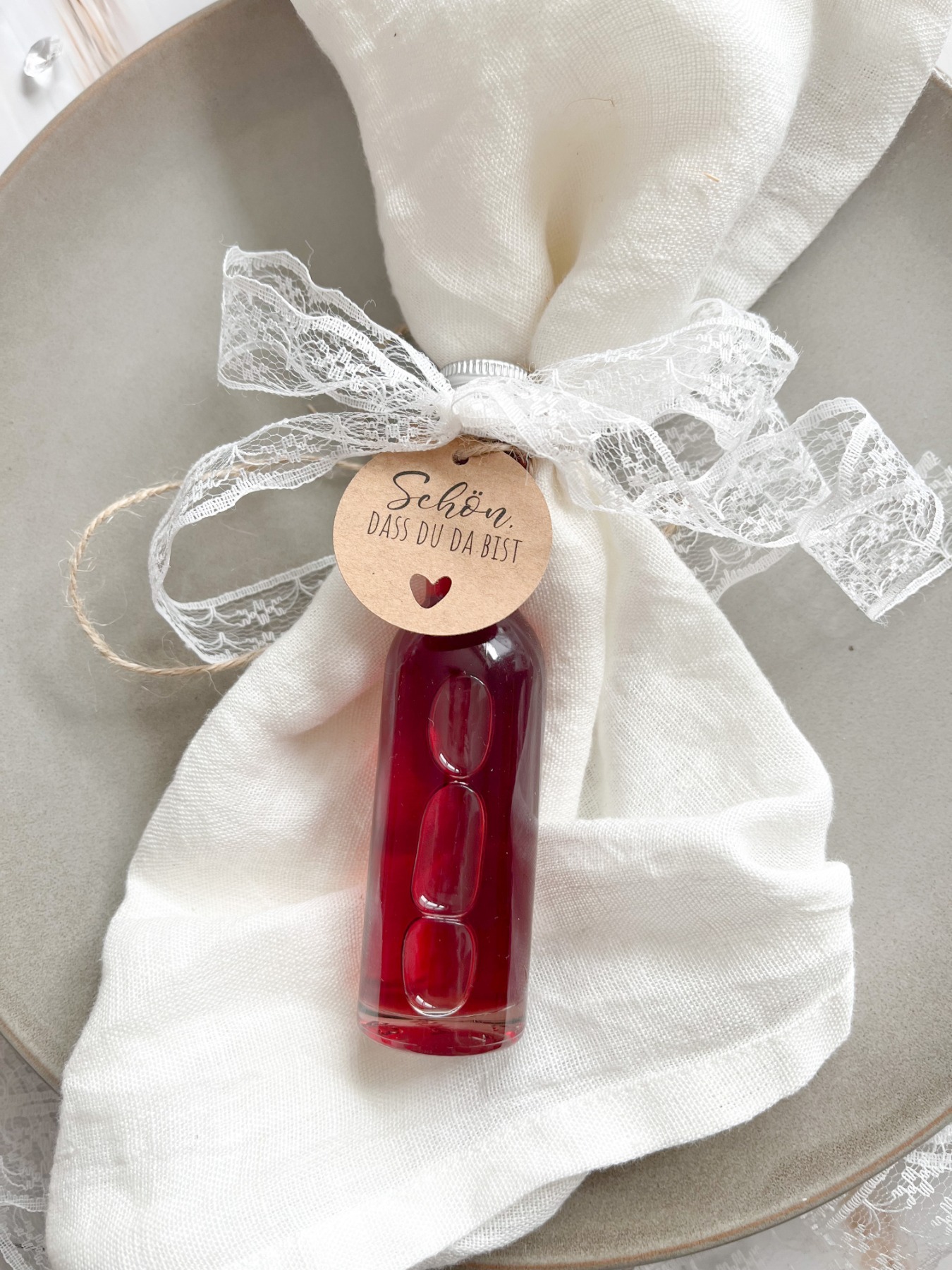 Hochzeitsbundle Gastgeschenke - Hibiskus Rose Sirup &amp; Taschentuch Banderolen für die Freudentränen