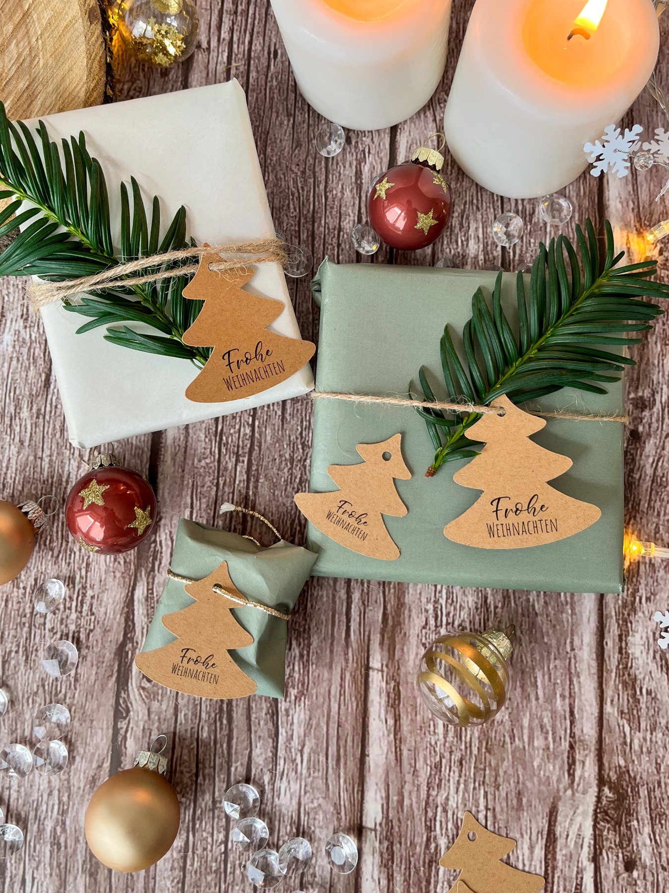 Weihnachtsanhänger in Tannenbaum Form: Frohe Weihnachten - aus Kraftpapier 4