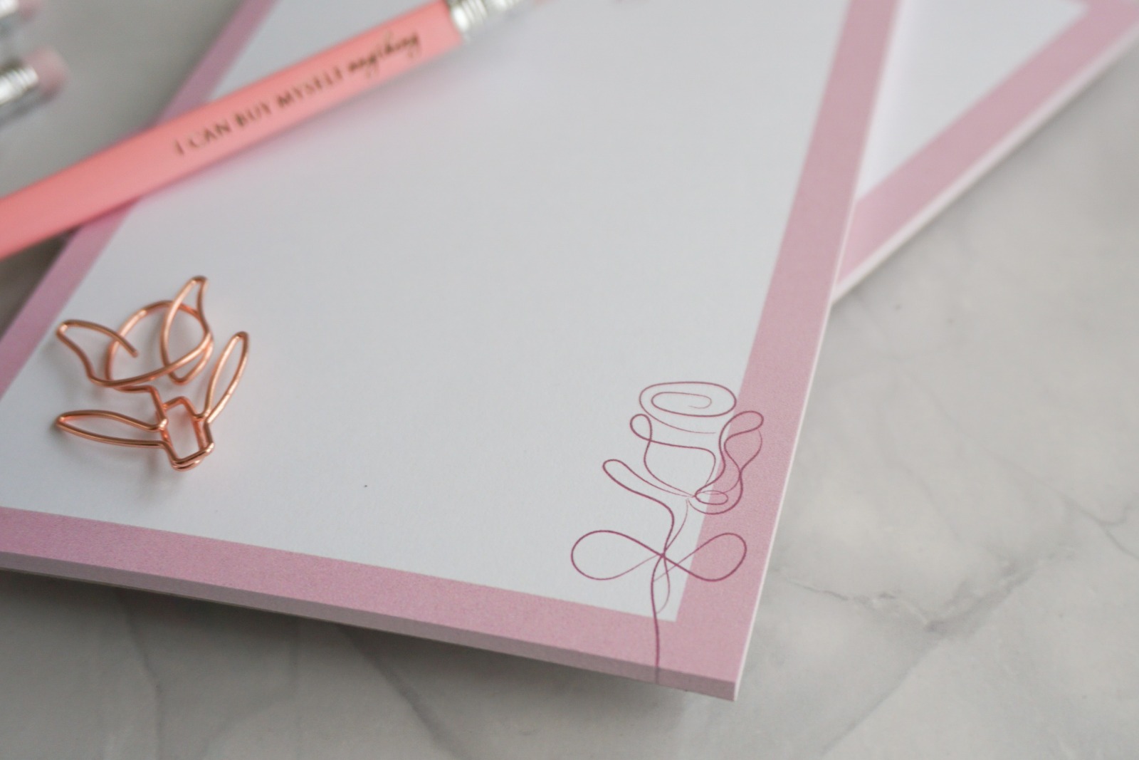 Notizblock mit passendem Stift &amp; hübscher Blumen Büroklammer in rosa und rosegold 6