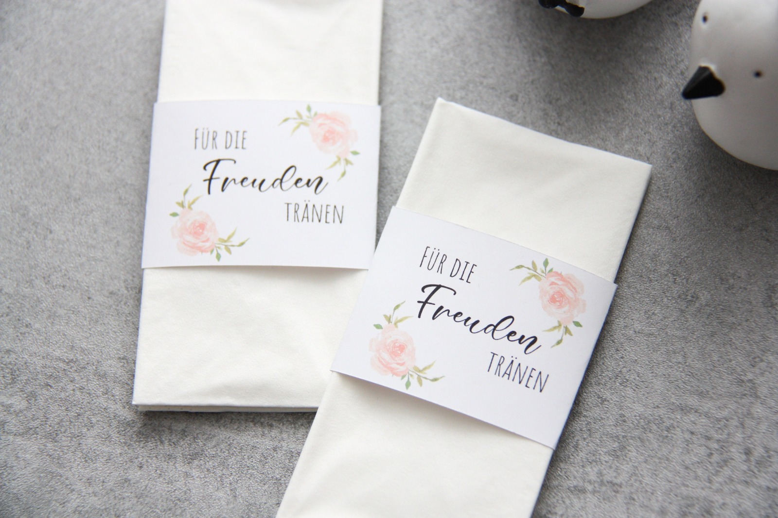 DIY Freudentränen Banderole für Taschentücher weiß mit Rosen