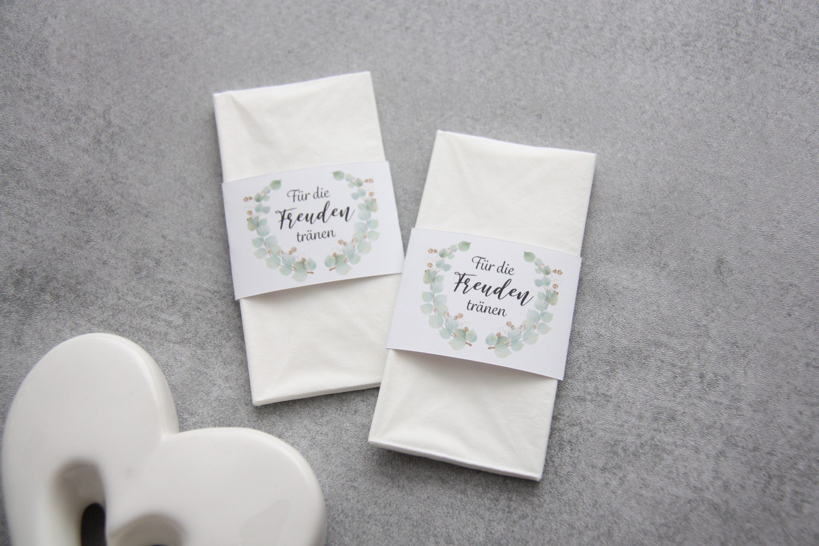 DIY Freudentränen Banderole für Taschentücher weiß im Eukalyptus Stil 3