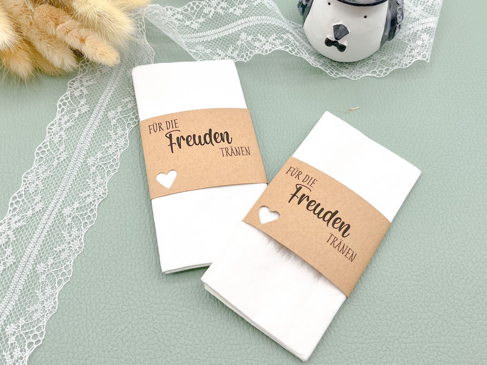 DIY Freudentränen Banderole für Taschentücher aus Kraftpapier mit Herz 3