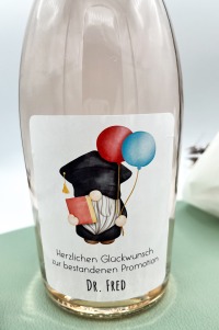 personalisierte Flaschenetiketten mit Luftballons 3