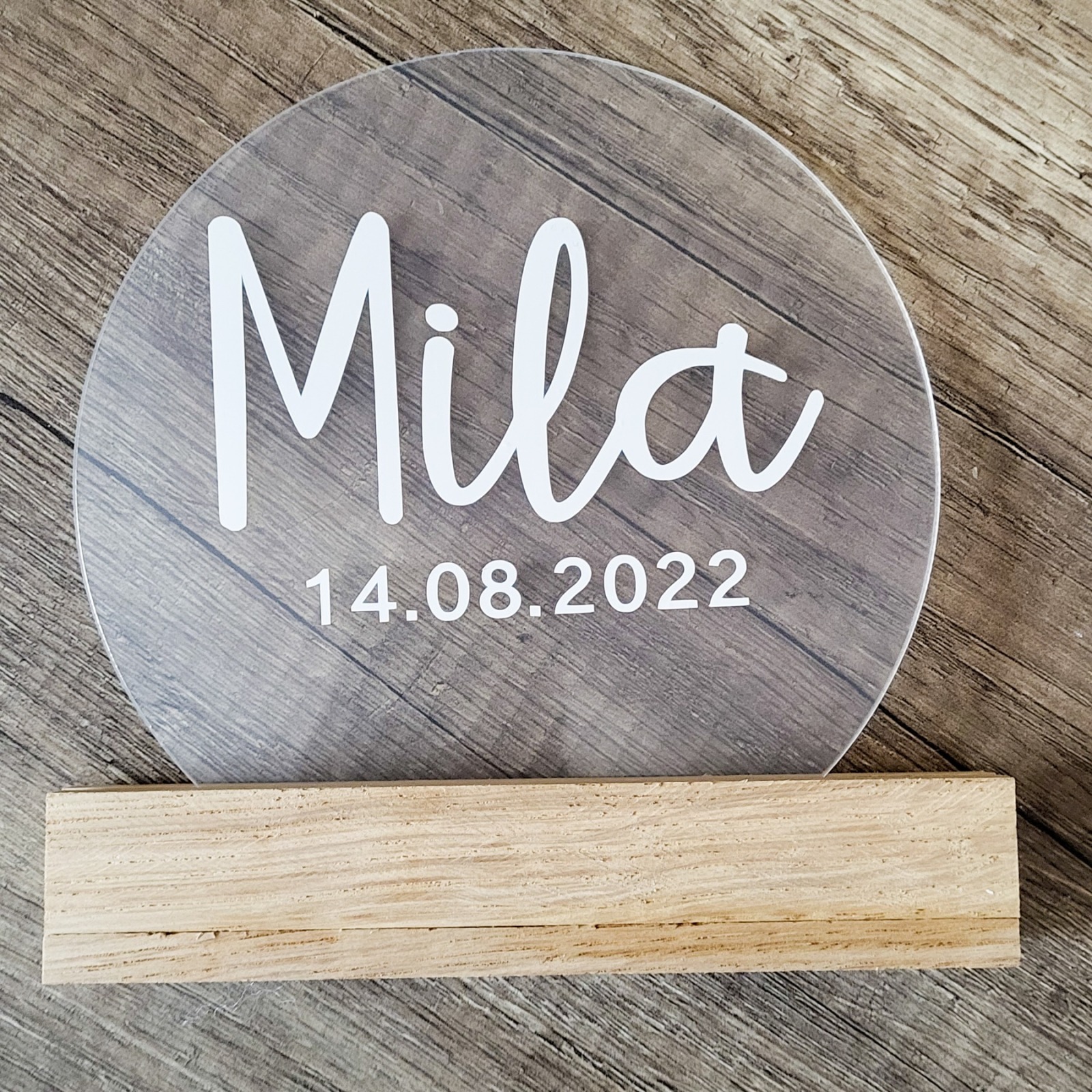 Acrylglas mit Eichenständer, Geschenk zur Geburt personalisiert