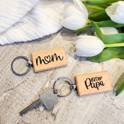 Schlüsselanhänger aus Holz, Geschenk zu Muttertag/ Vatertag - Geschenk für Mama, Oma, Papa, Opa
